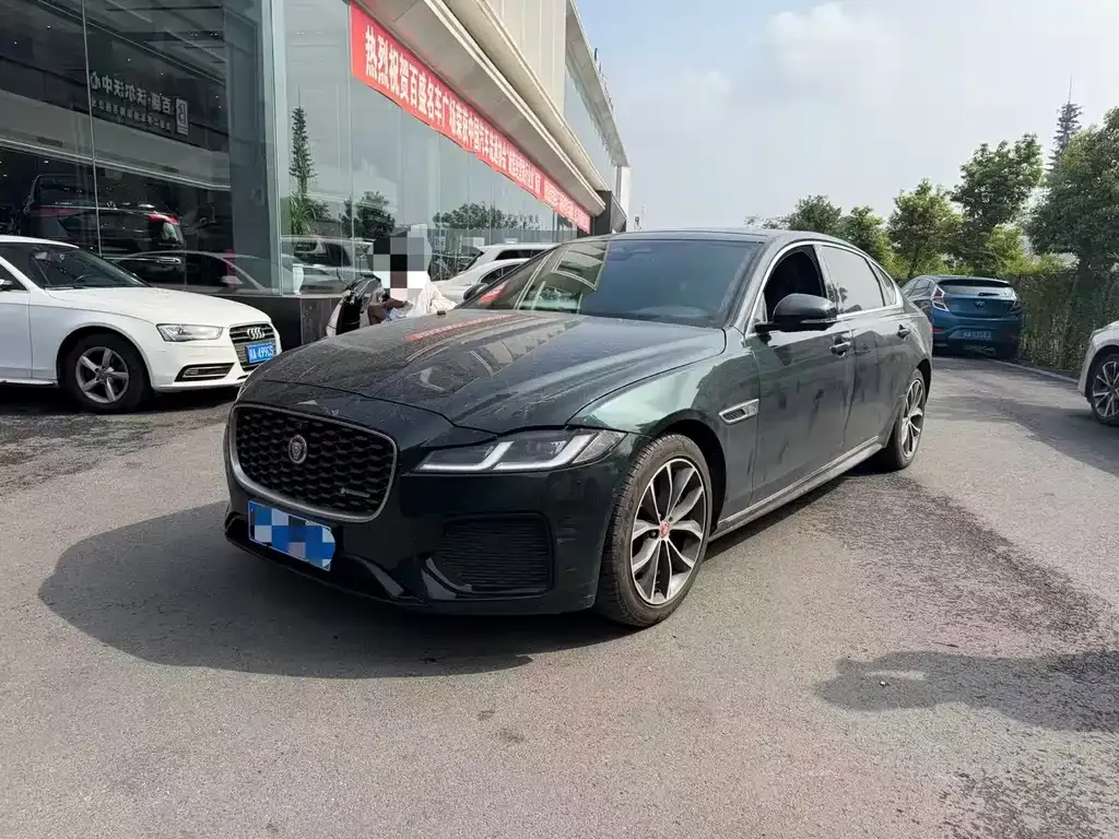Jaguar XFL — фото 1