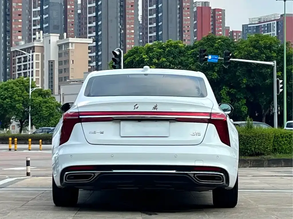 Hongqi H5 — фото 10