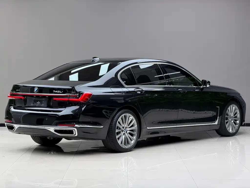 BMW 7 Series — фото 5