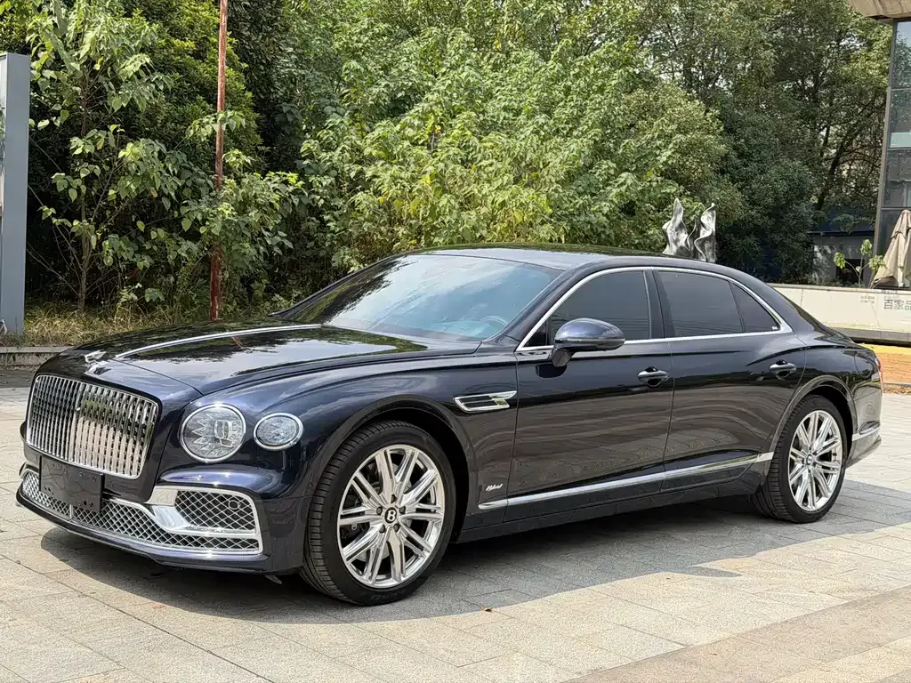 Bentley Flying Spur PHEV — фото 7