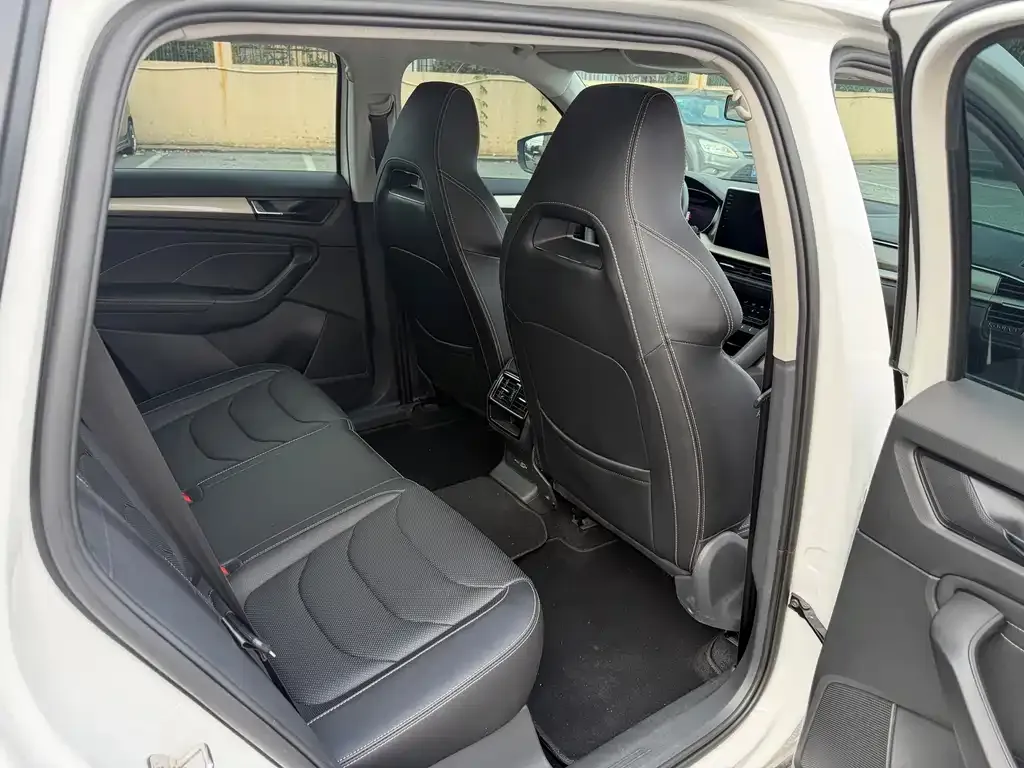 Skoda Kodiaq — фото 10