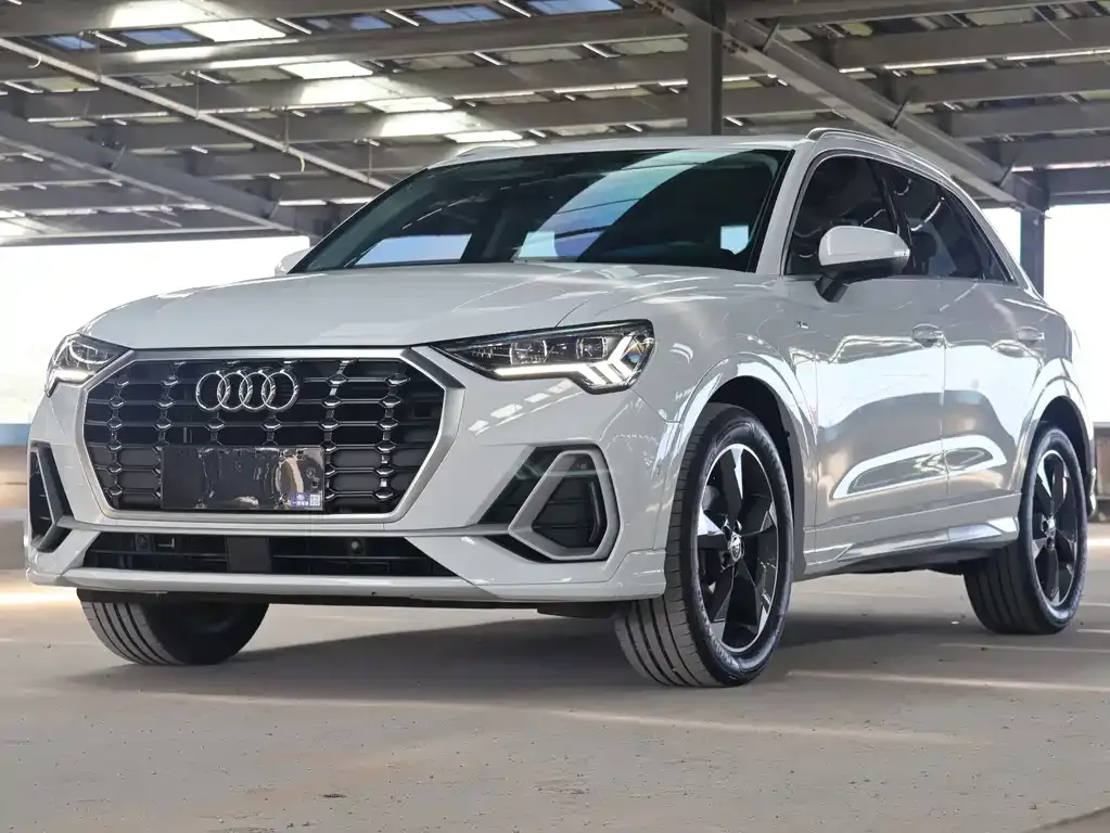 Audi Q3 — фото 1