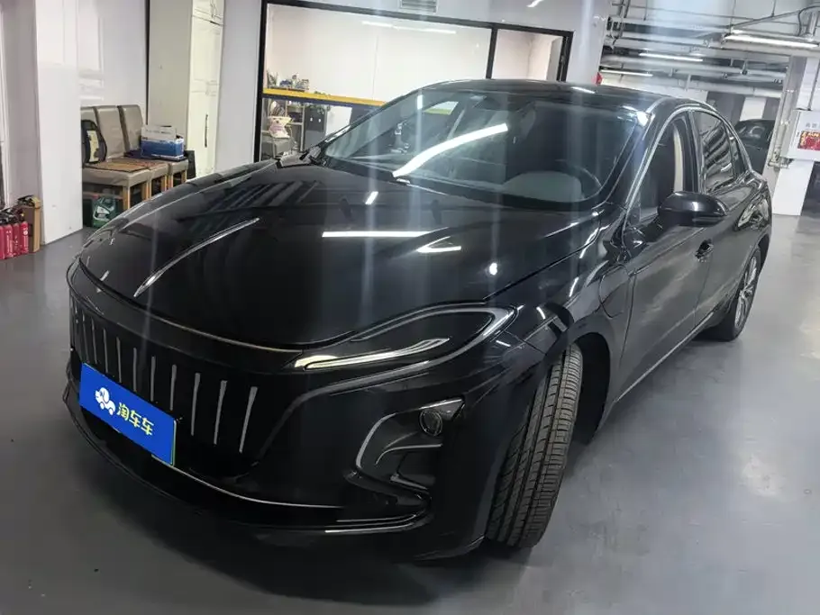 Hongqi E-QM5 — фото 1