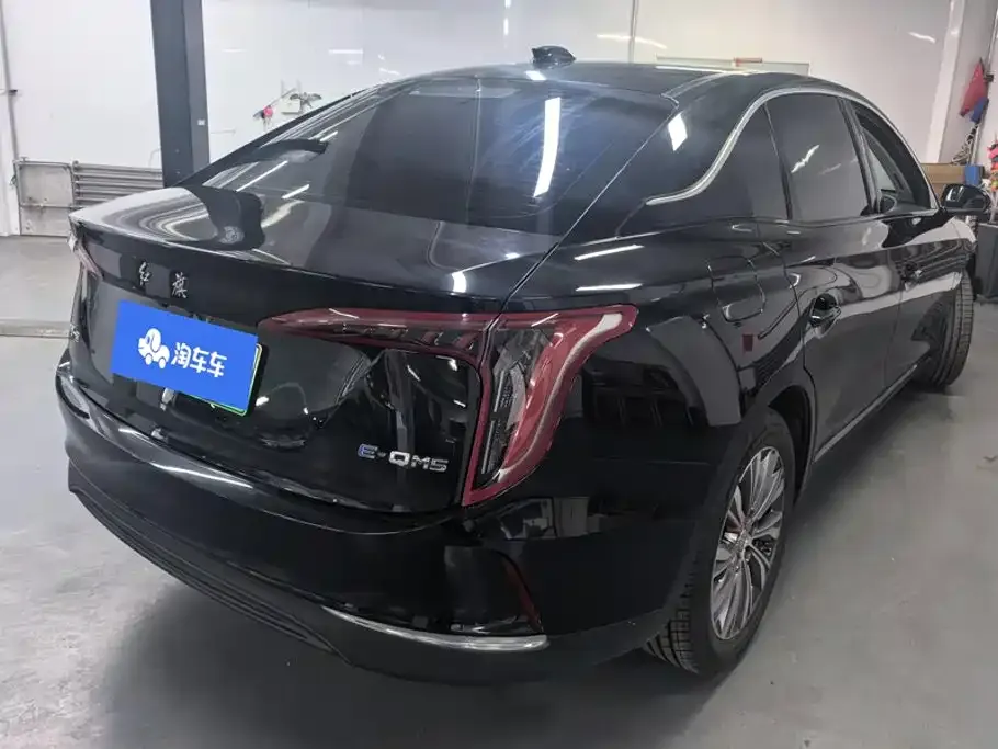 Hongqi E-QM5 — фото 2