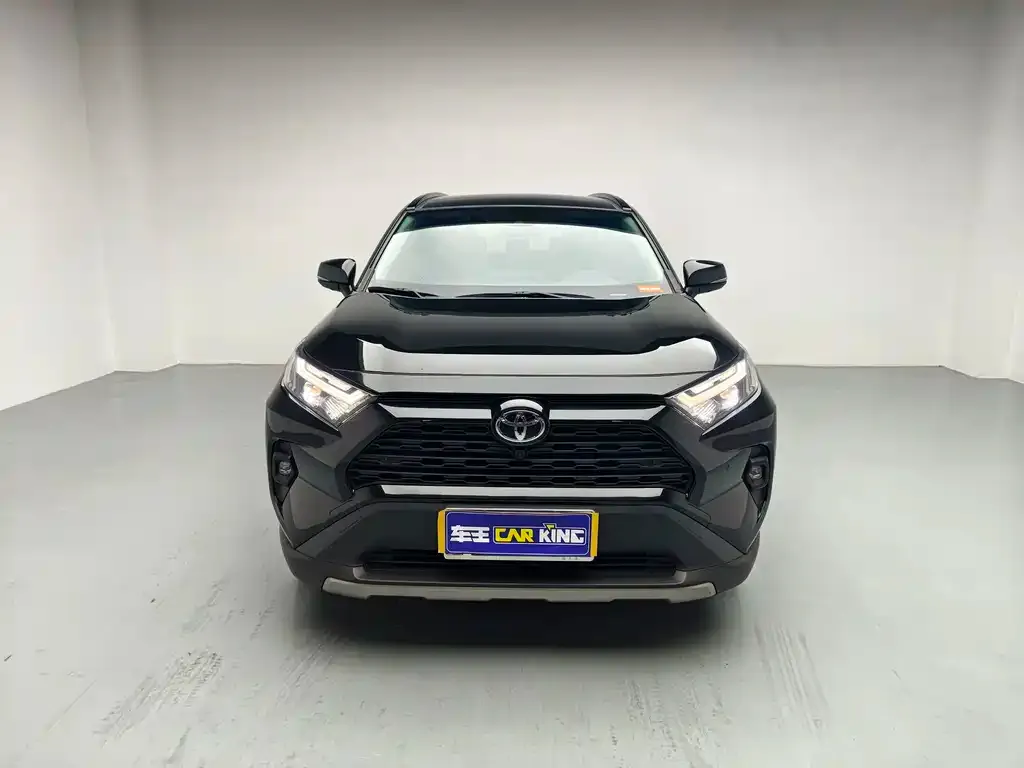 Toyota RAV4 — фото 7