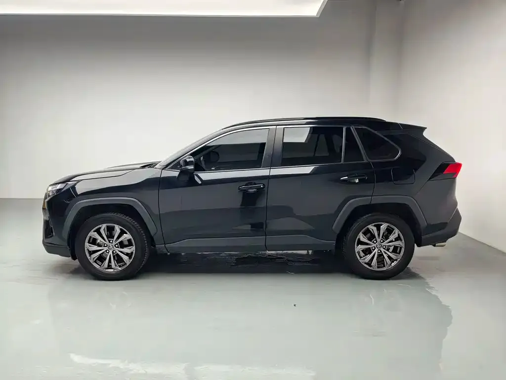 Toyota RAV4 — фото 2