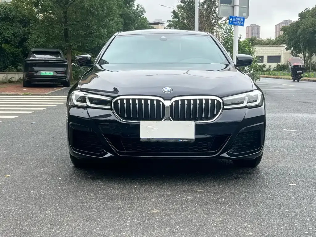 BMW 5 Series — фото 10