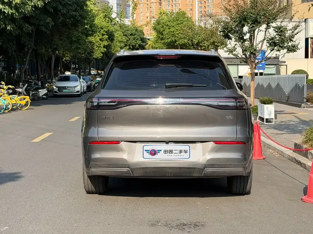 Geely Galaxy E5 — фото 10