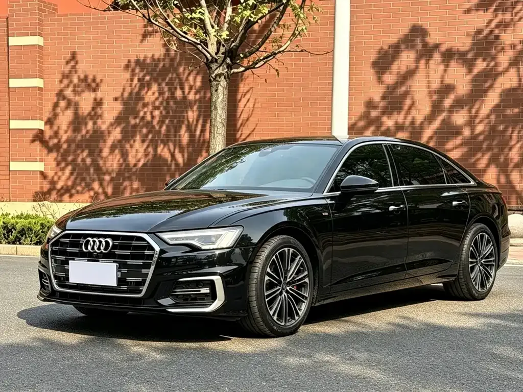 Audi A6L — фото 1