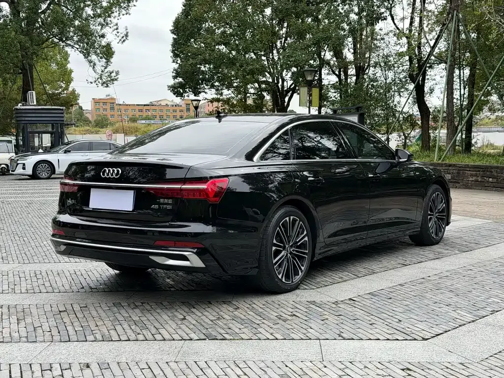 Audi A6L — фото 7