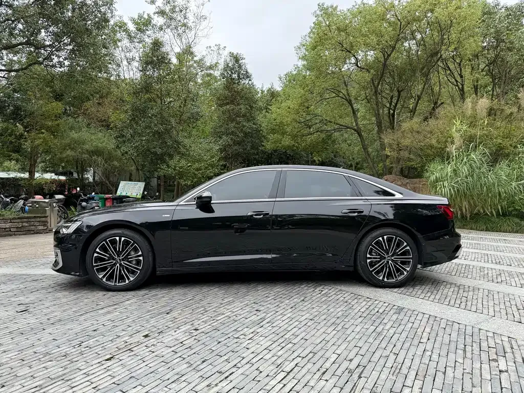 Audi A6L — фото 5