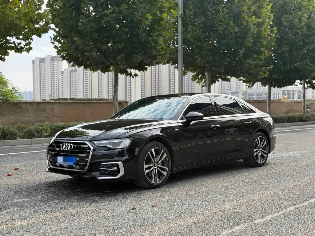 Audi A6L — фото 1