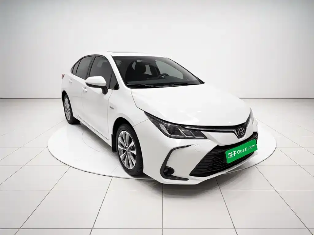 Toyota Corolla — фото 9