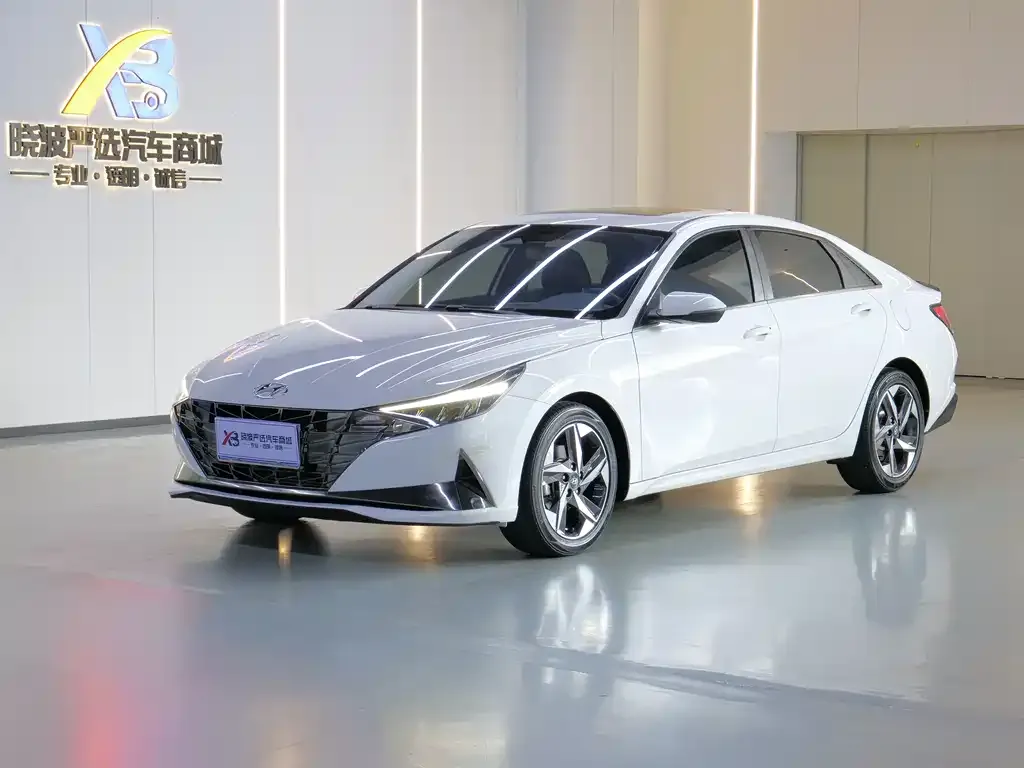 Hyundai Elantra — фото 1