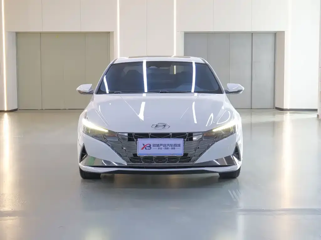 Hyundai Elantra — фото 10