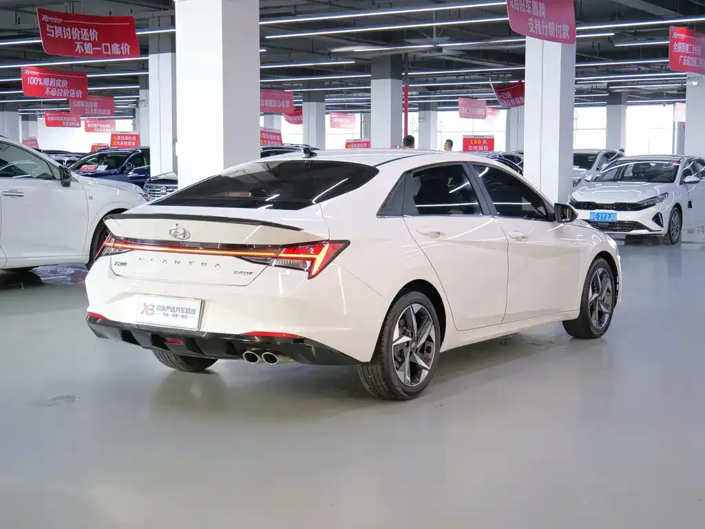 Hyundai Elantra — фото 6
