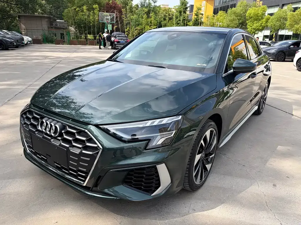 Audi A3 — фото 1