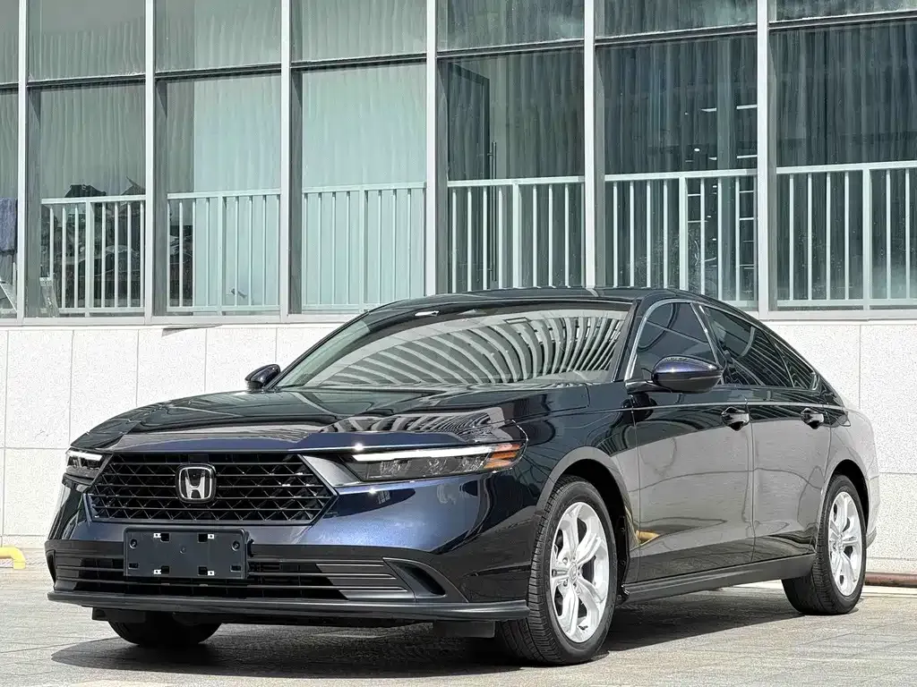 Honda Accord — фото 1