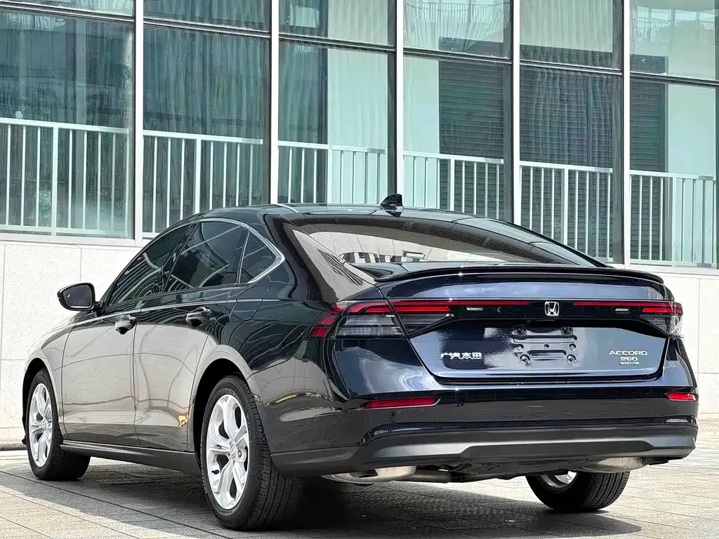 Honda Accord — фото 7