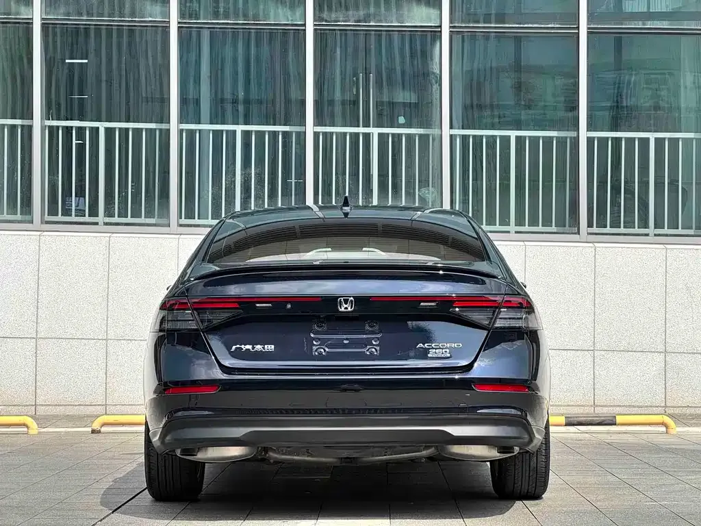 Honda Accord — фото 9
