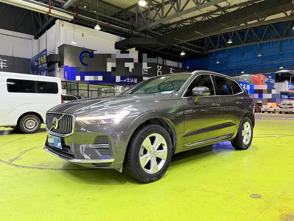 Volvo XC60 — фото 1