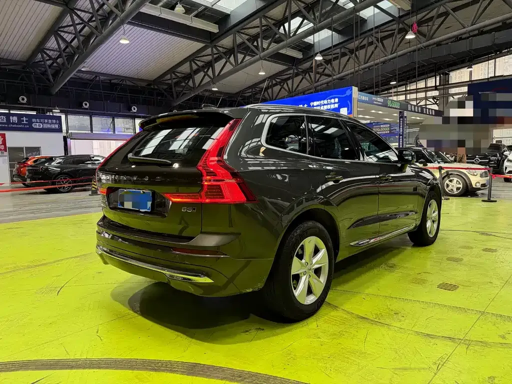 Volvo XC60 — фото 6