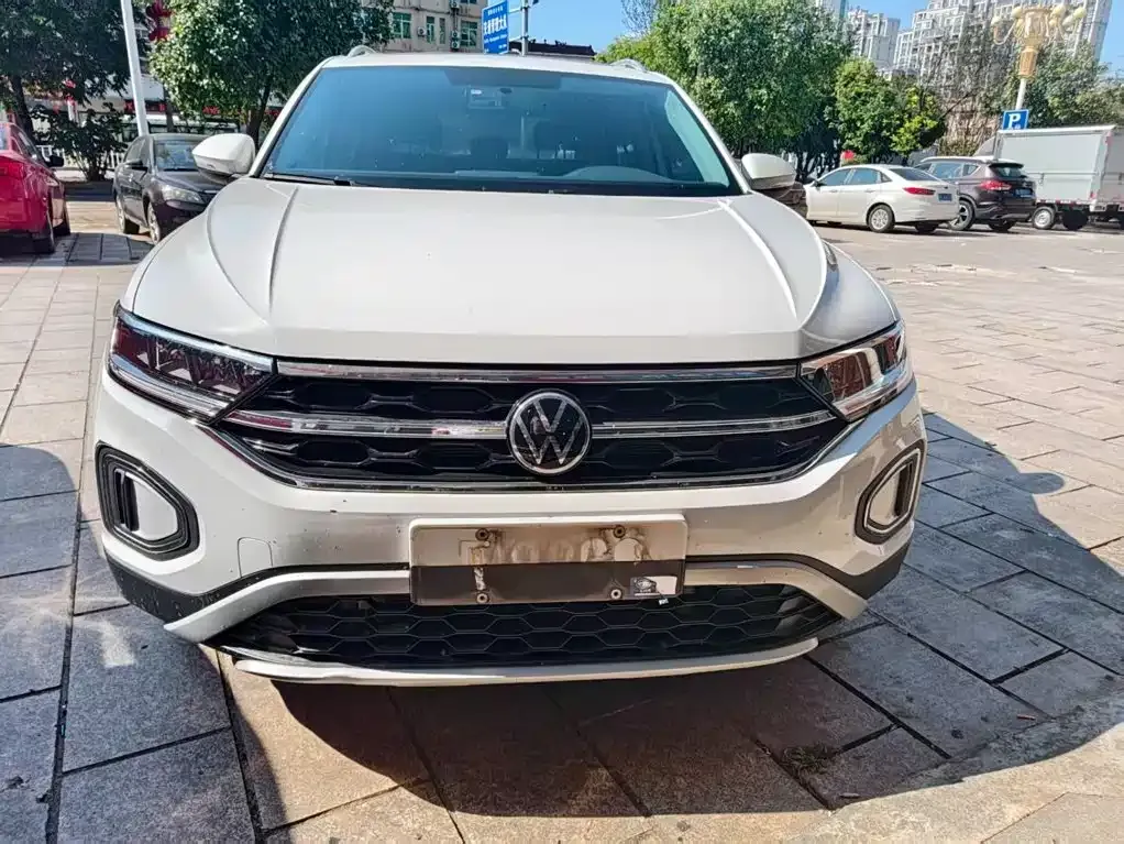 Volkswagen T-Roc — фото 7
