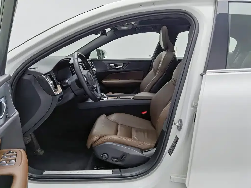 Volvo S60 — фото 5