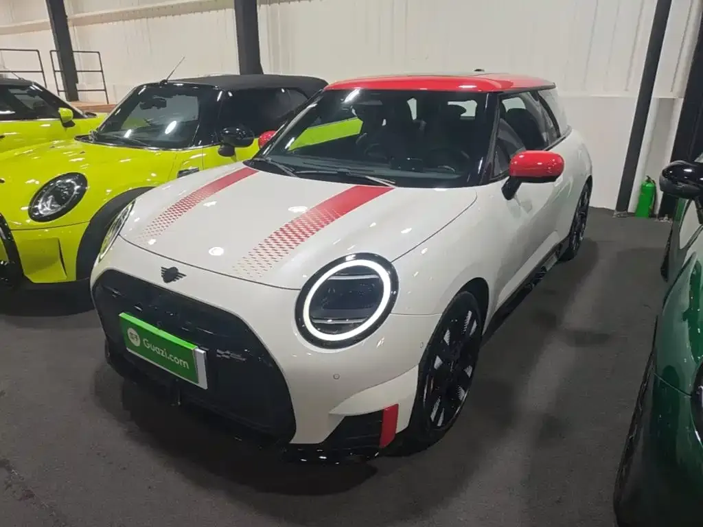 MINI MINI JCW EV — фото 10