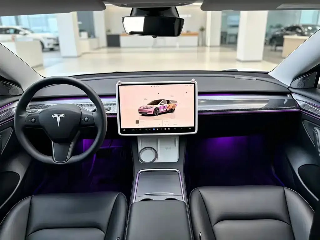 Tesla Model 3 — фото 4