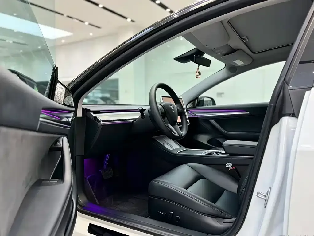 Tesla Model 3 — фото 6