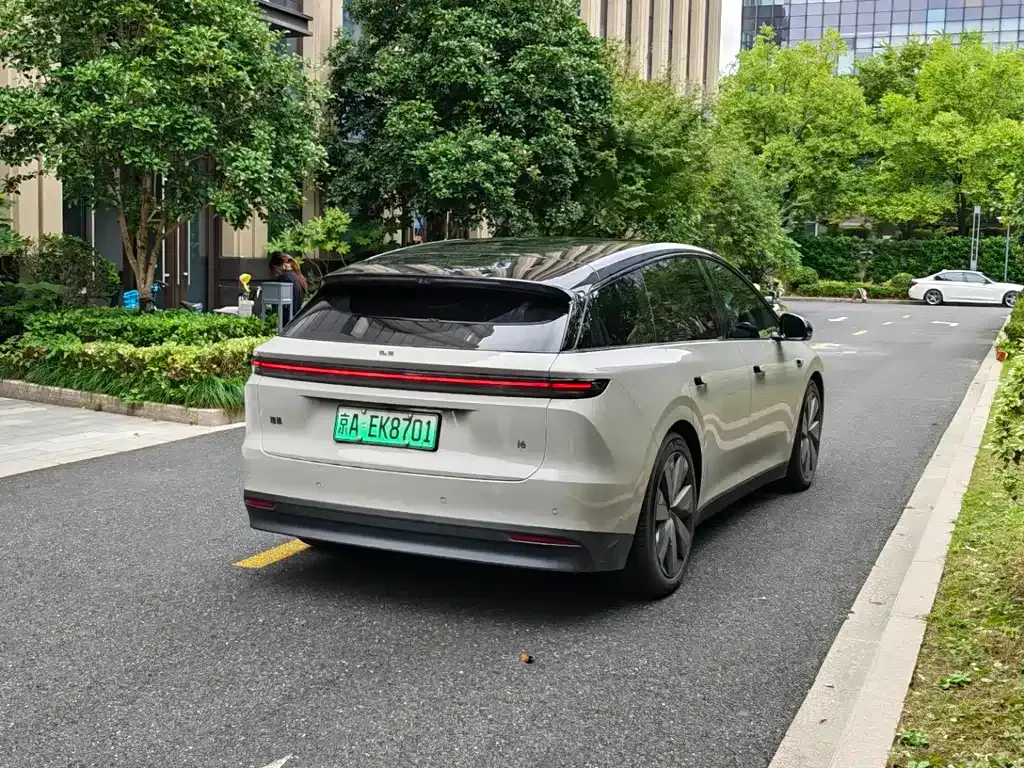 Li Auto Li i6 — фото 9