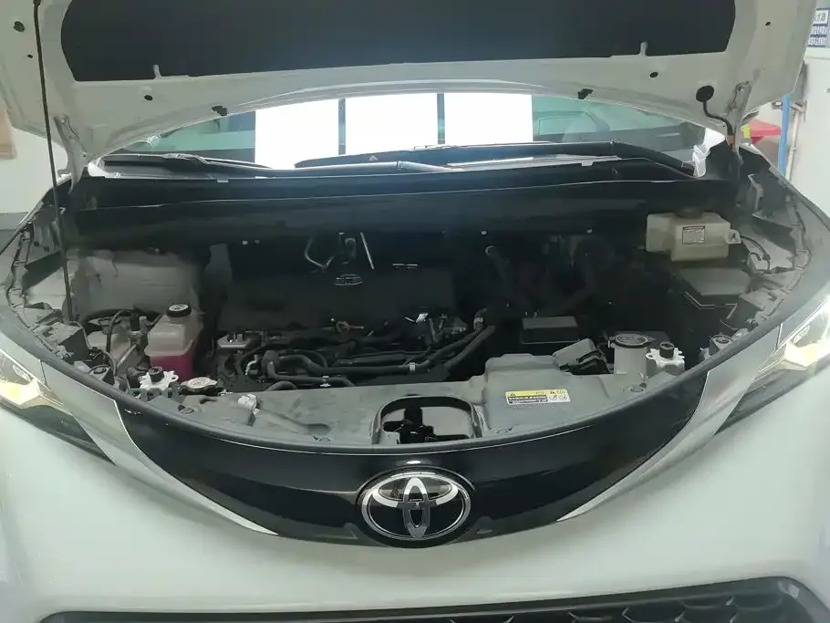 Toyota Granvia — фото 9