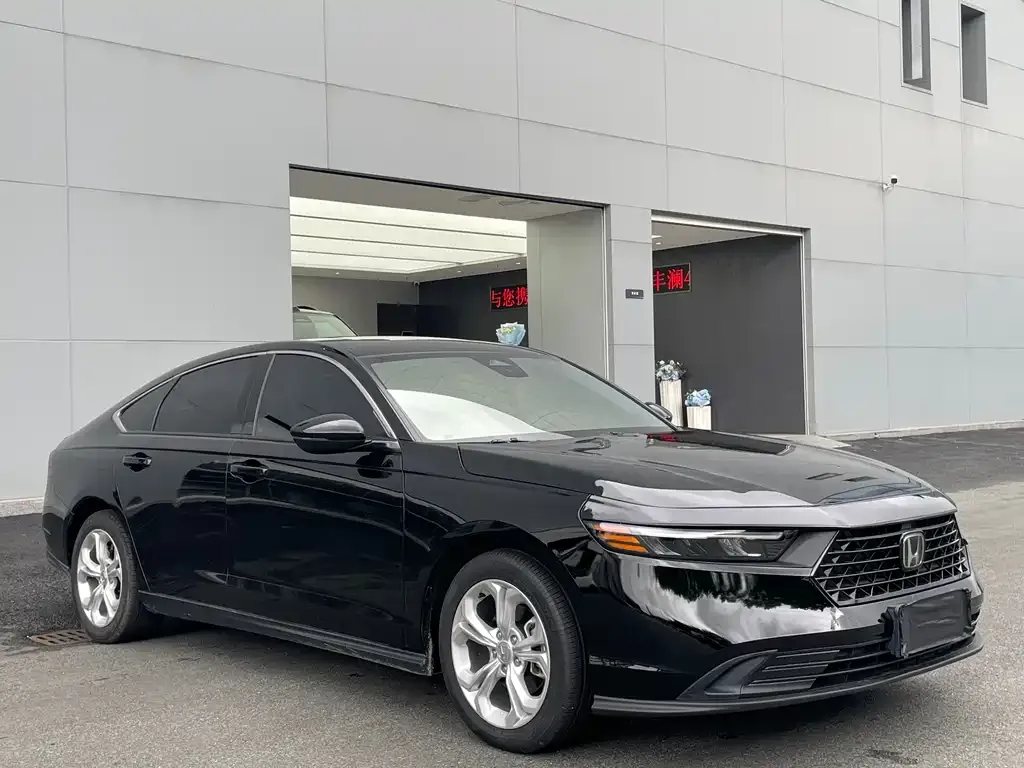 Honda Accord — фото 10