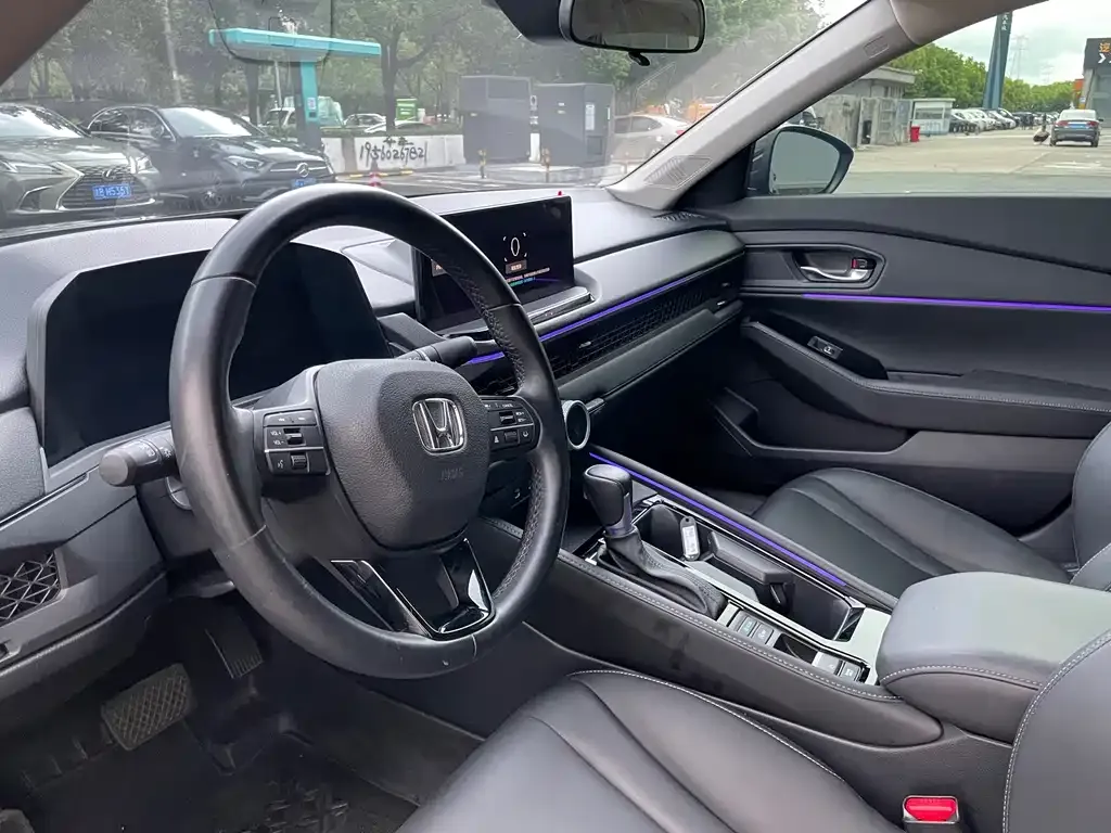 Honda Accord — фото 9