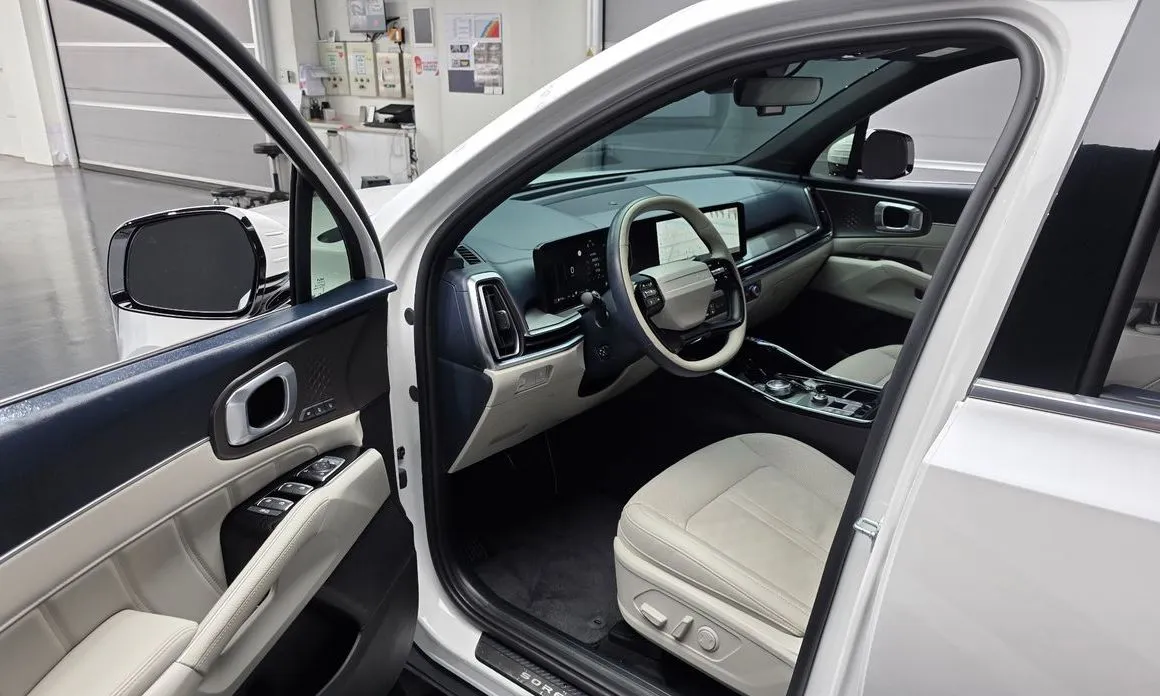 Kia Sorento — фото 6