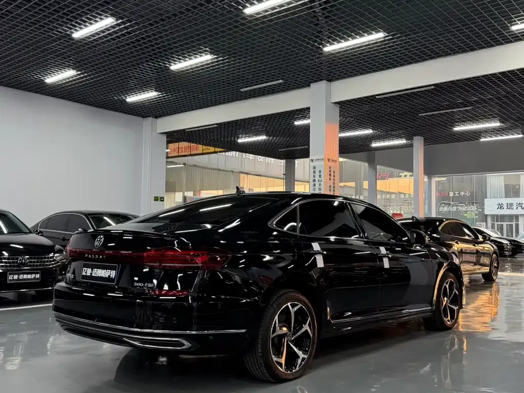 Volkswagen Passat — фото 8