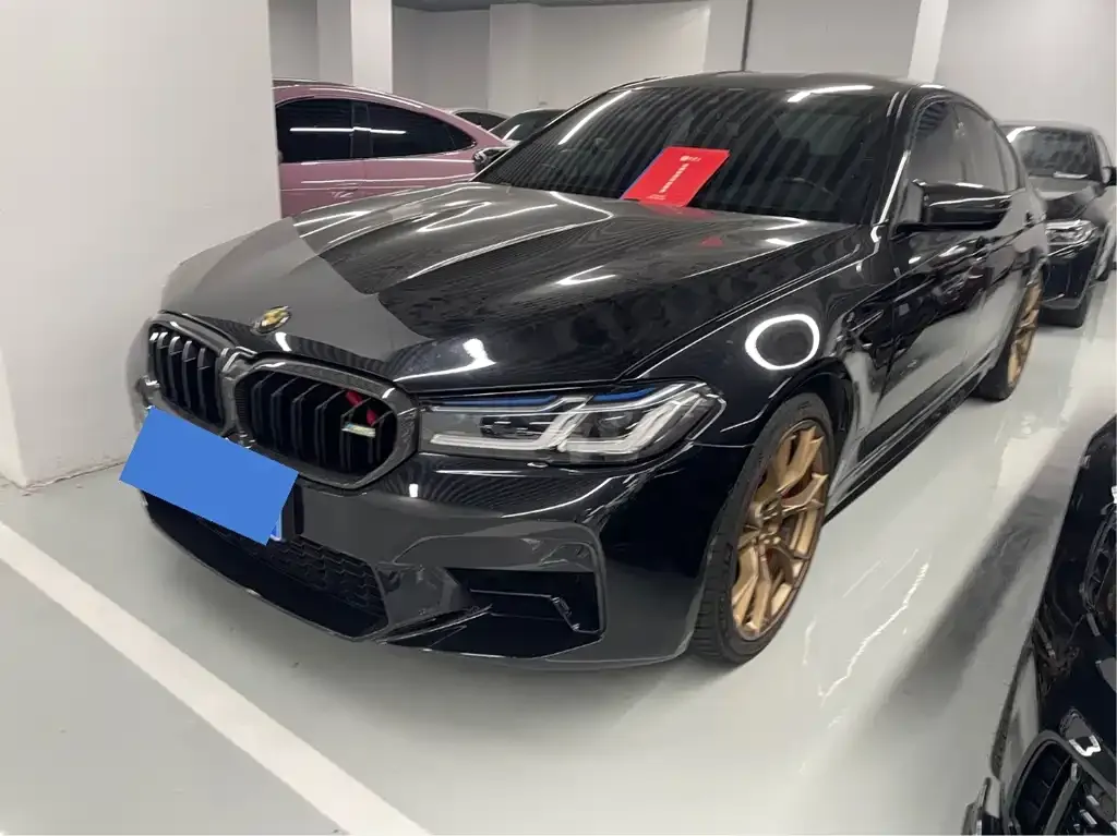 BMW M5 — фото 1