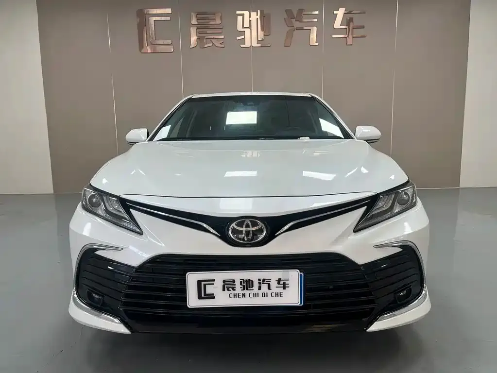 Toyota Camry — фото 10