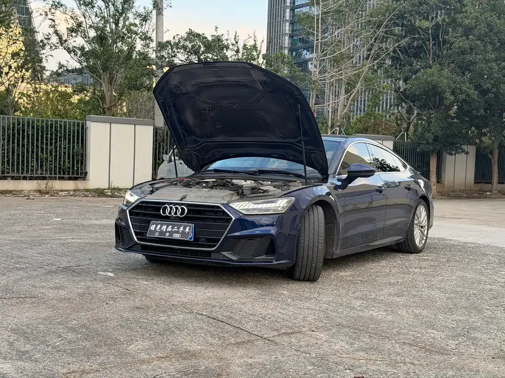 Audi A7 — фото 1