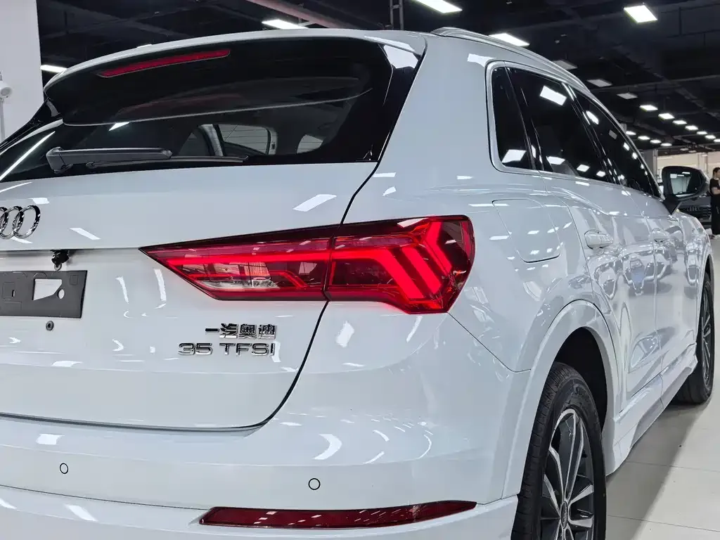 Audi Q3 — фото 5
