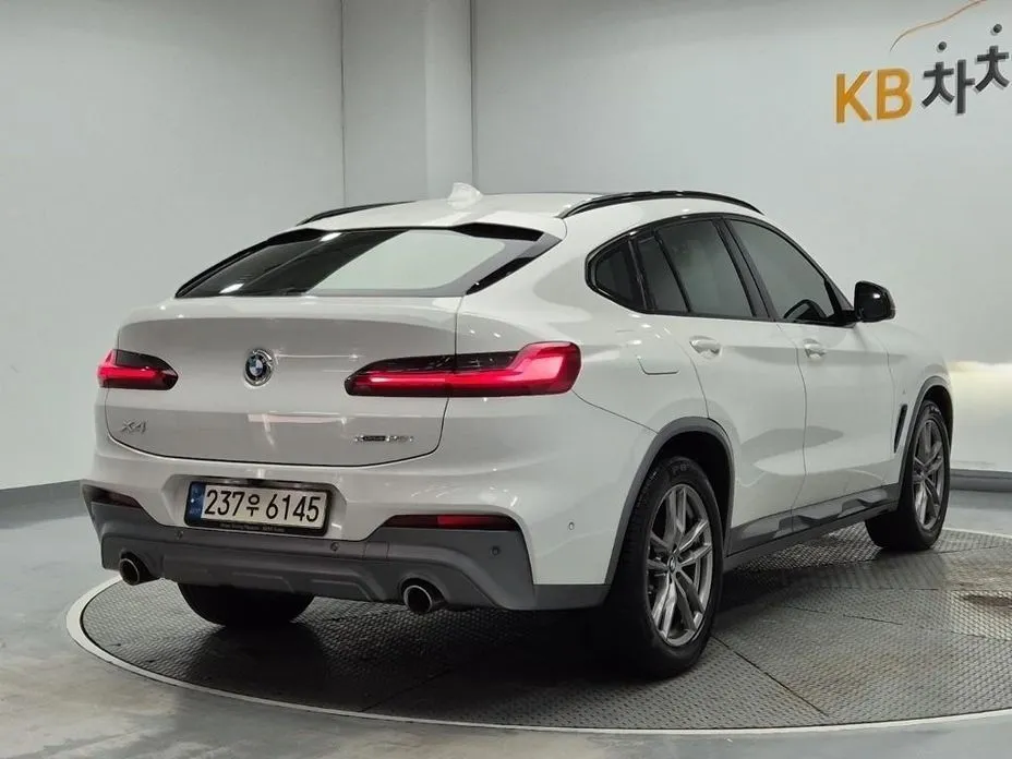 BMW X4 — фото 4