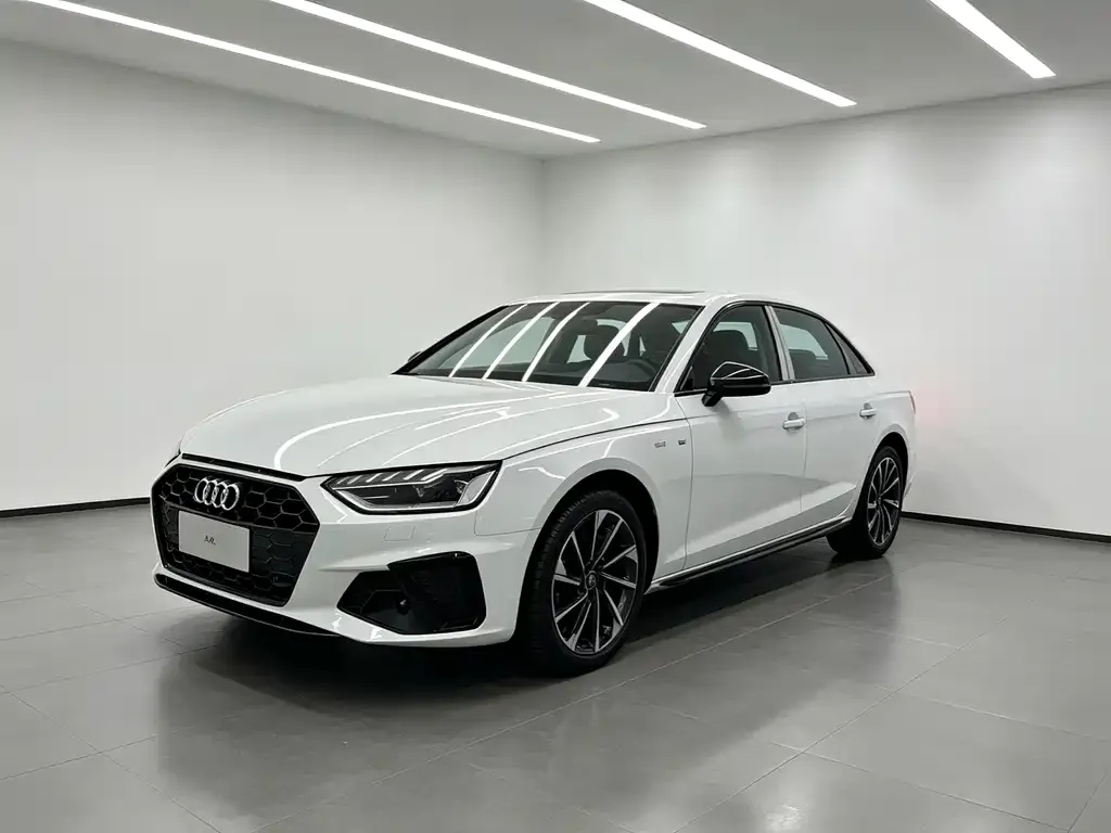 Audi A4L — фото 1