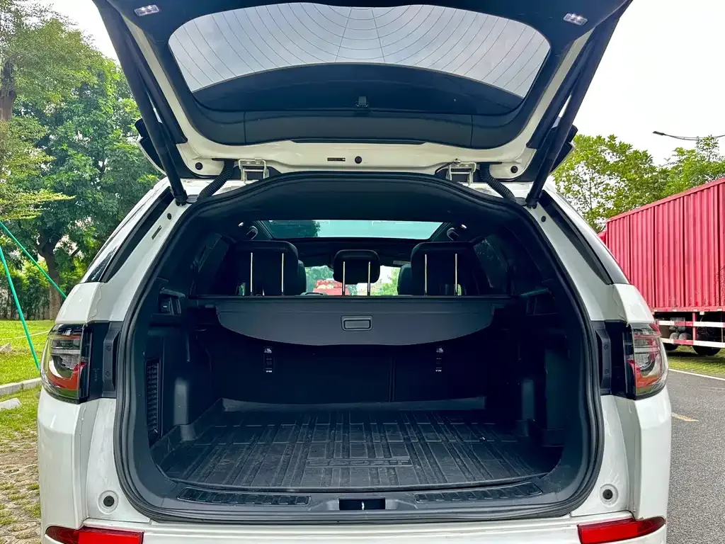 Land Rover Discovery Sport Hybrid — фото 9