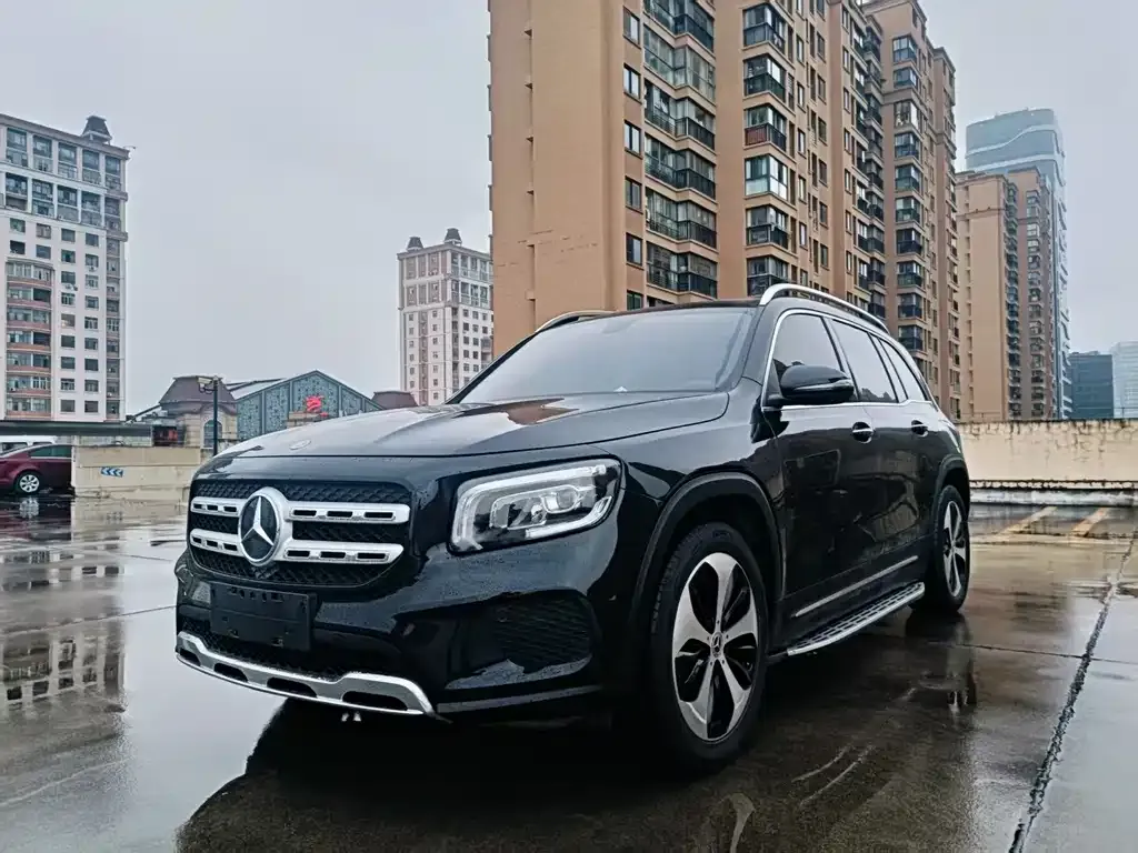 Mercedes-Benz GLB — фото 1
