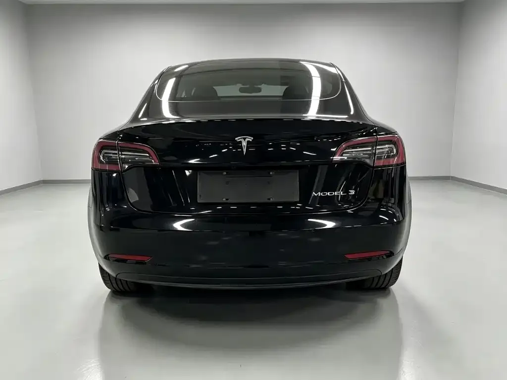 Tesla Model 3 — фото 2