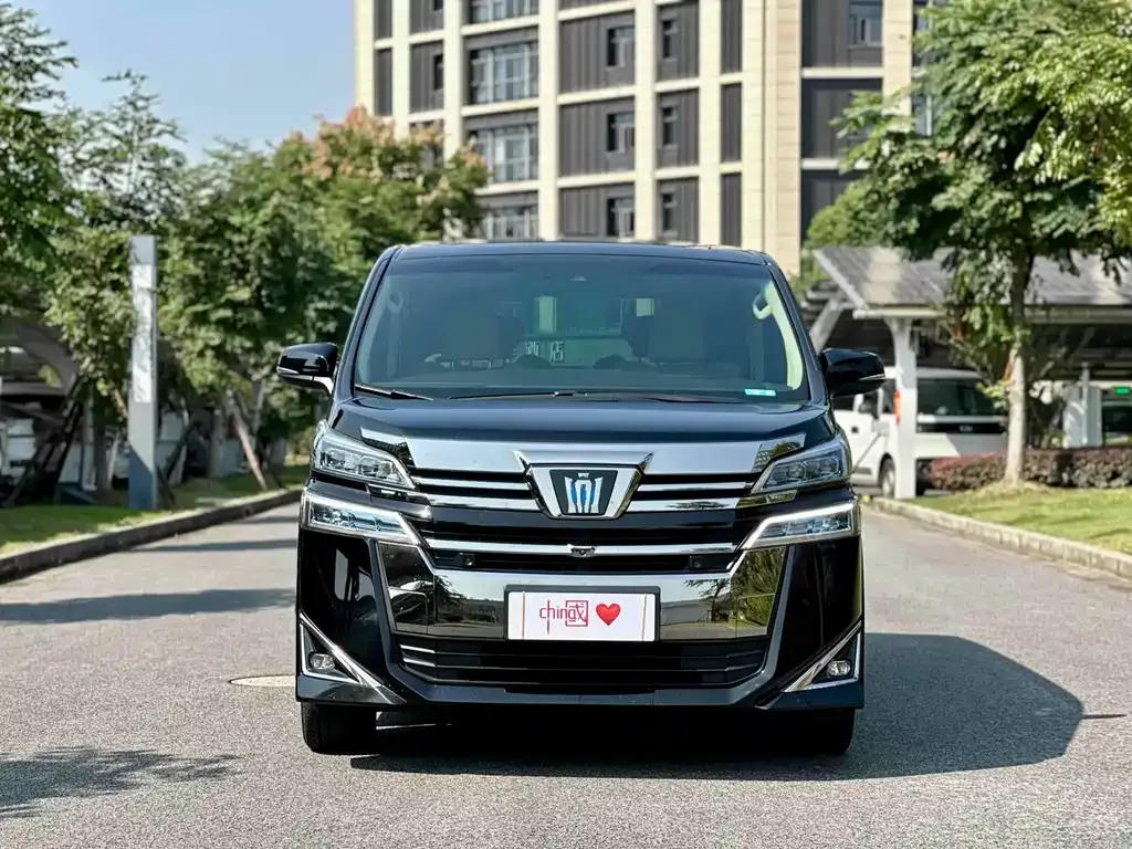 Toyota Vellfire — фото 3