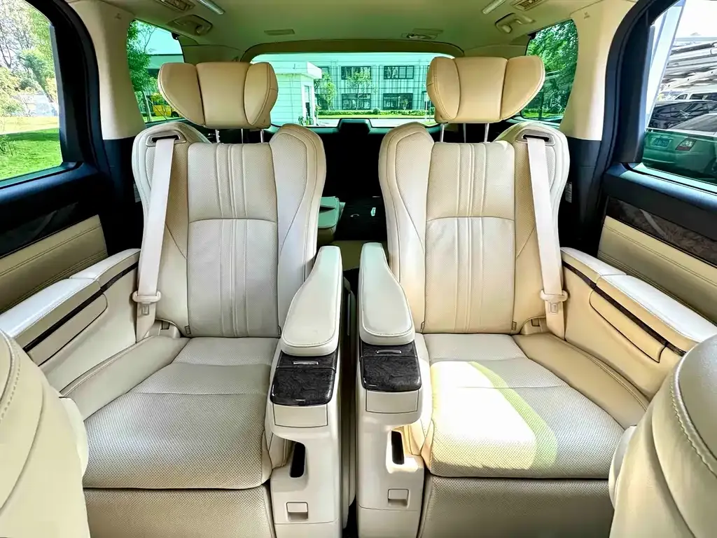 Toyota Vellfire — фото 9