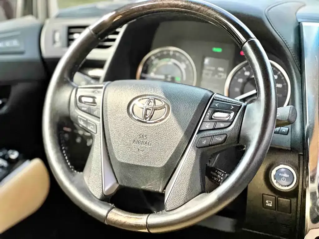 Toyota Vellfire — фото 7