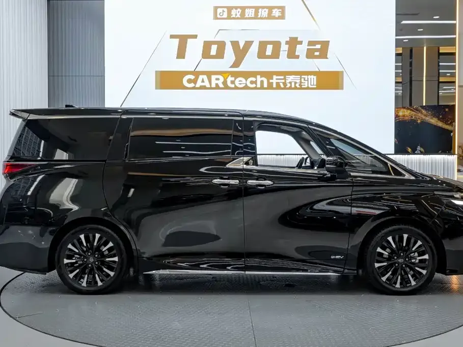 Toyota Vellfire — фото 8